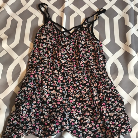 floral romper !! - Picture 1 of 3
